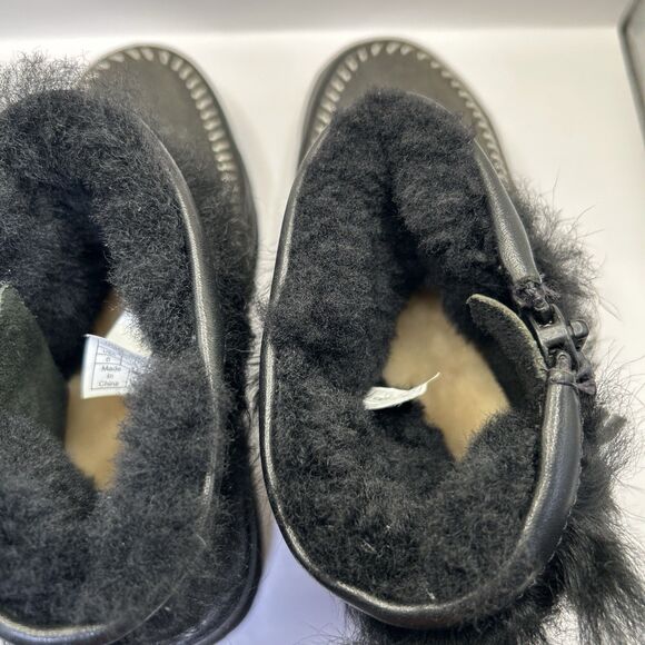 UGG Fluff Punk Black Platform Boots Sheepskin Lined Size 6 STORE MODEL Womens - Picture 15 of 16